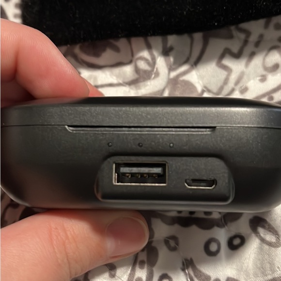 Kaneye wireless headphones, black, brand new - Picture 4 of 4